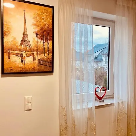 Offers Private Bedroom And Bathroom Near Speyer And Hockenheim *